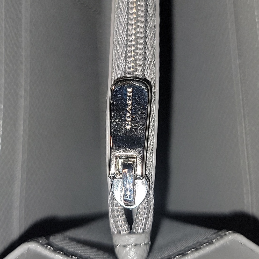 Coach Women's Zip Around accordion Wallet in Pebbled Leather Metallic silver - Picture 6 of 14